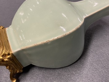 Een paar Chinese monochrome celadon vazen met vergulde bronzen monturen, 18/19e eeuw